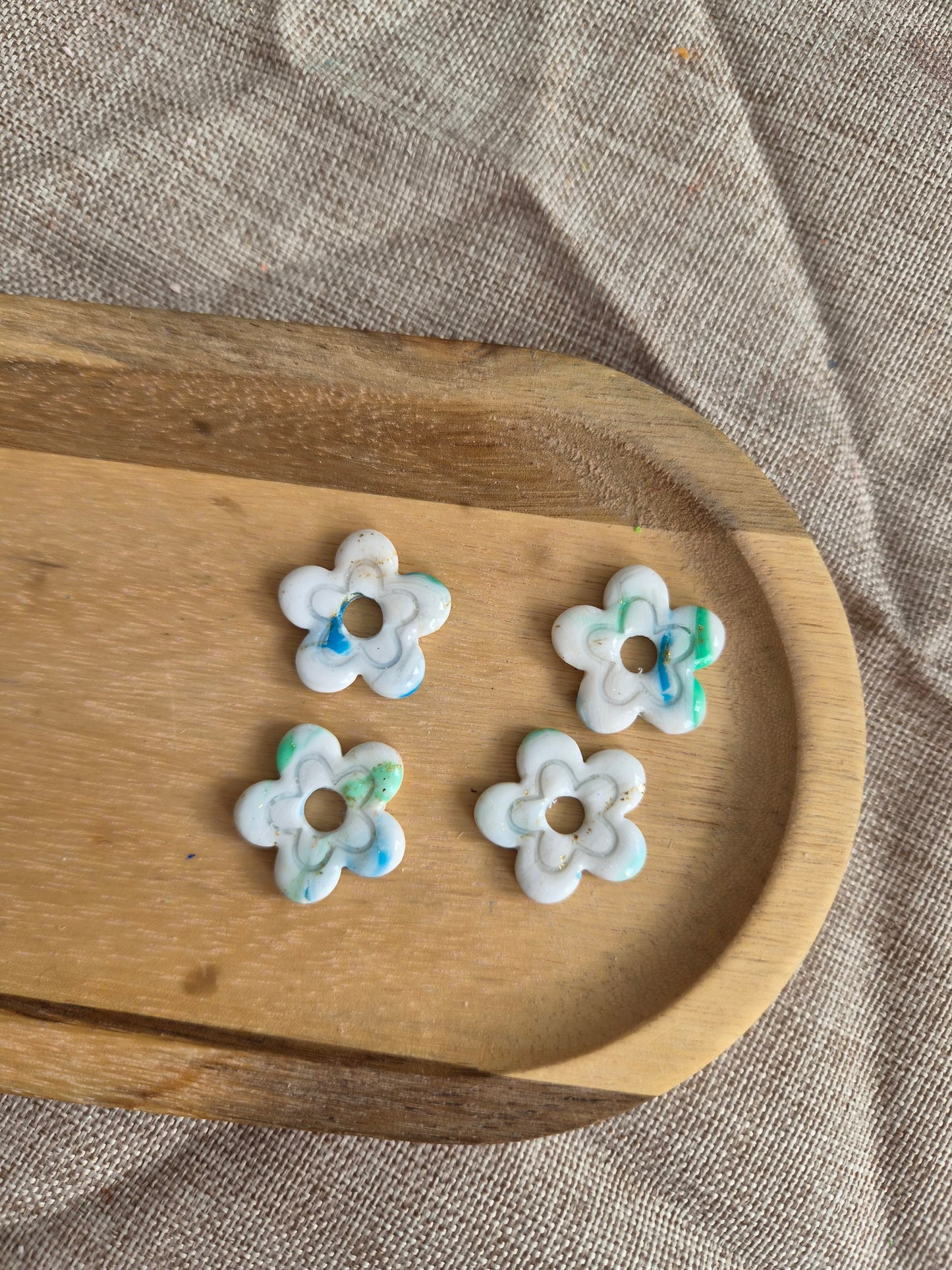 Thaïs blanc bleu vert