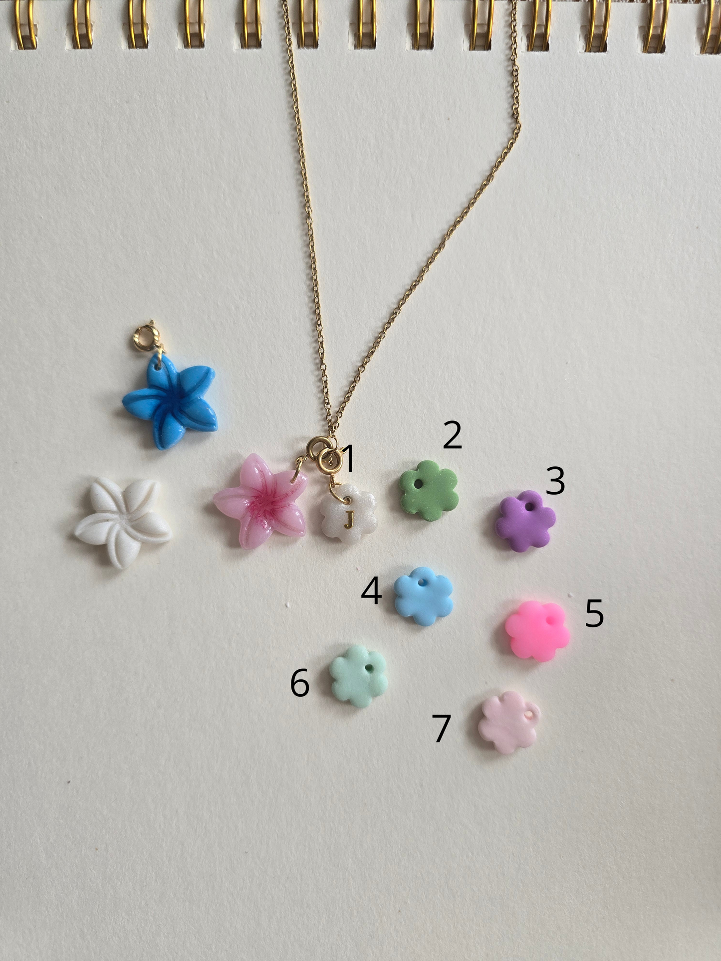 🌸Collier Léonie + fleurs personnalisable 🌸