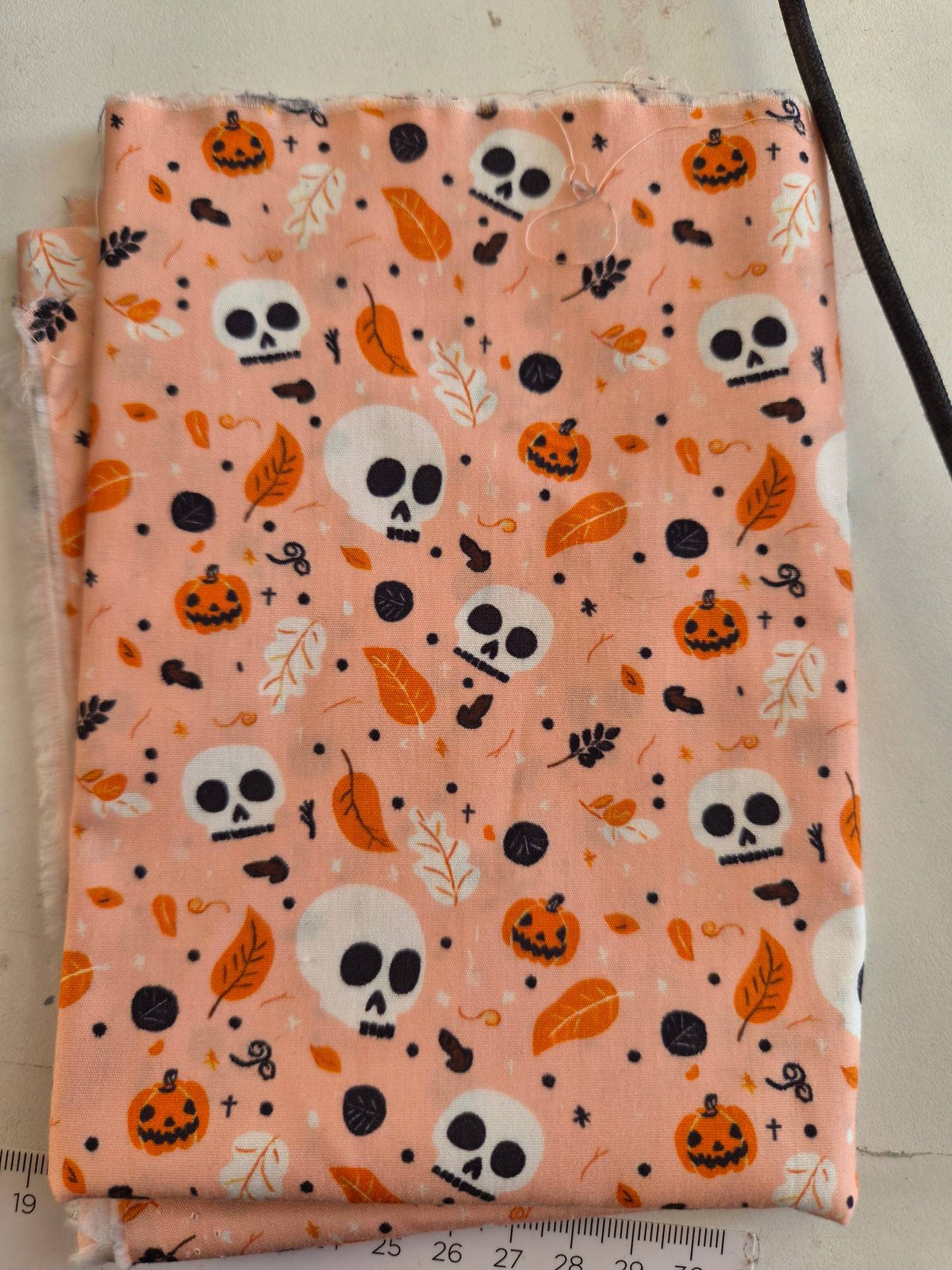 Tissu Halloween têtes de mort rose - Amaly Créa